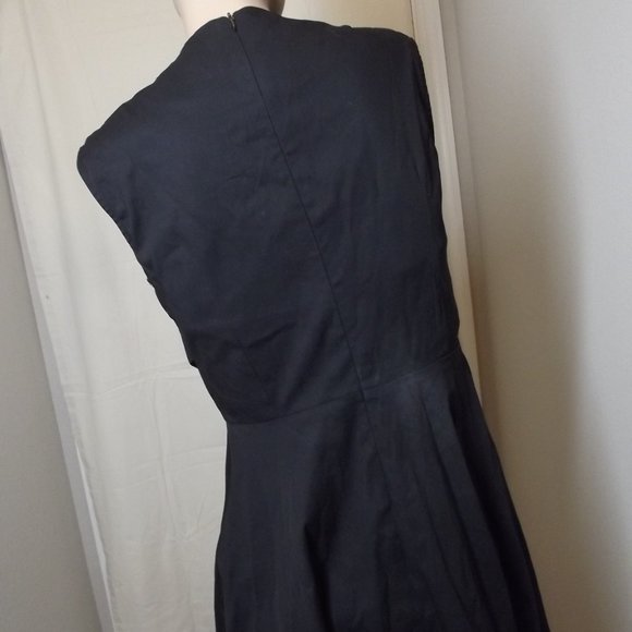 Weekend Dress - Picture 4 of 6